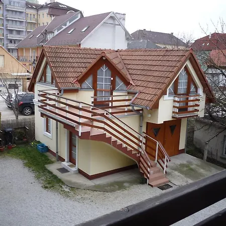 דירה Jokai Apartmanhaz